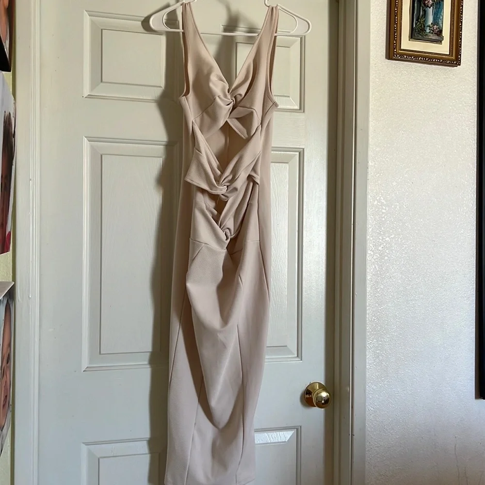 ASOS cream cut out midi dress - Picture 3 of 5